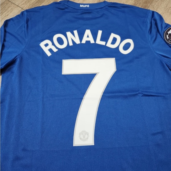 Manchester United Retro Champions League Ronaldo 7 - Picture 4 of 7